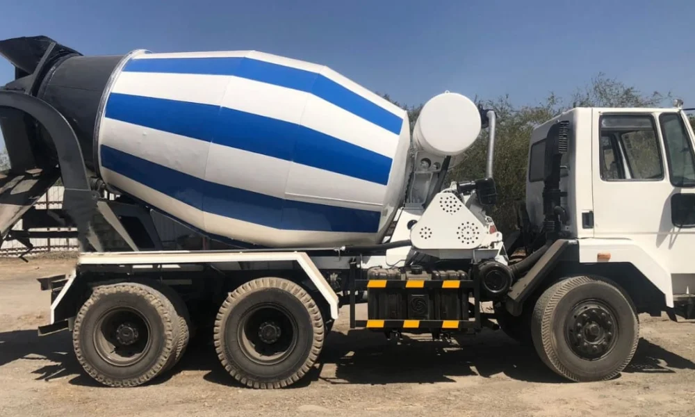 Ashok Leyland 2518 Transit Mixer